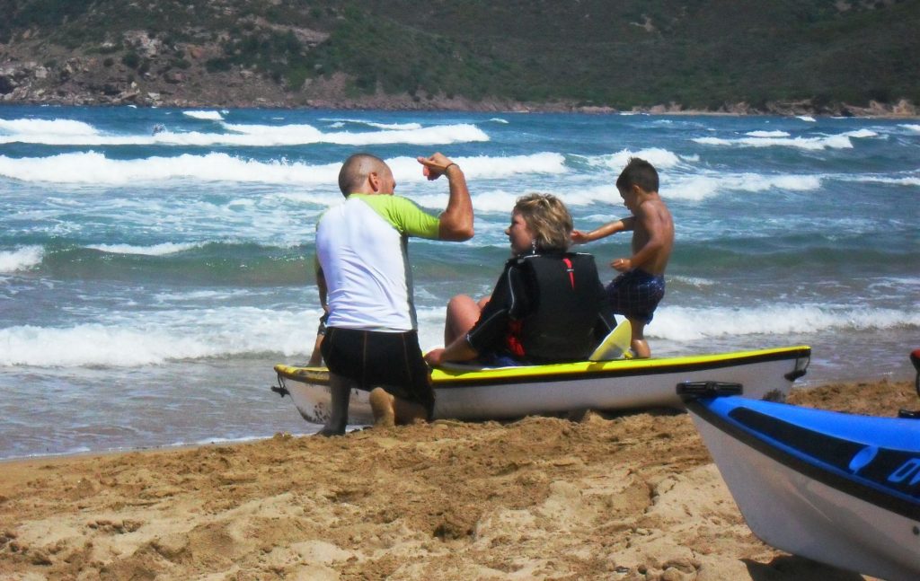 lezioni-per-bambini-kayak-sardegna